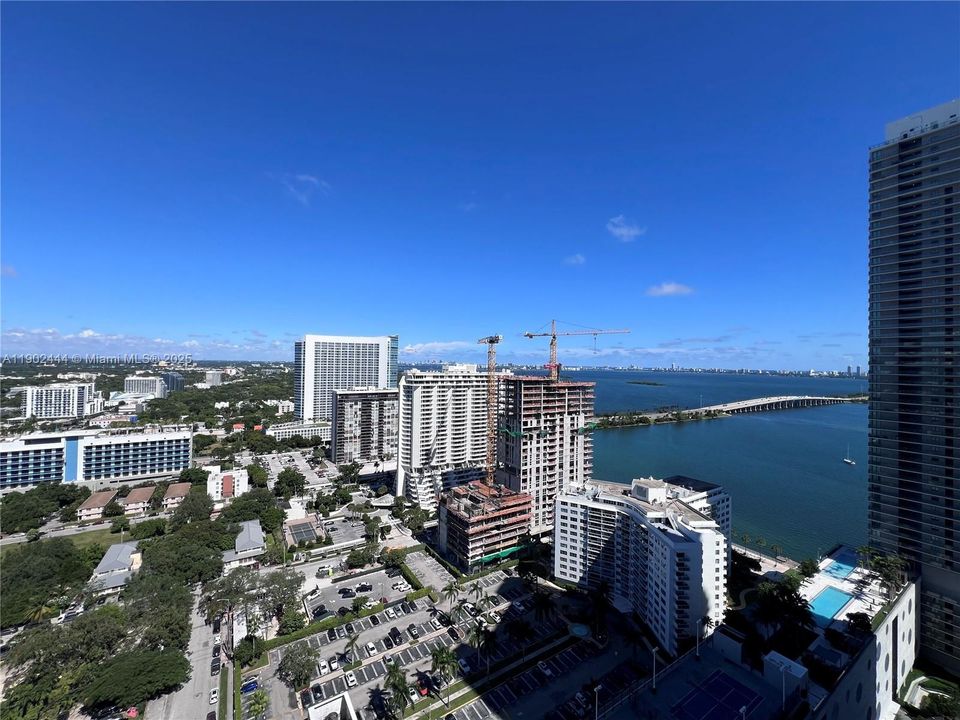 For Rent: $5,300 (2 beds, 2 baths, 1141 Square Feet)