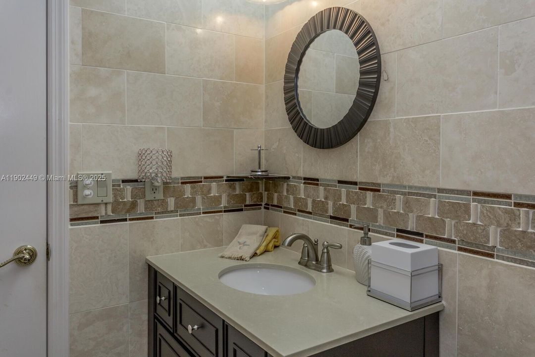 For Rent: $8,000 (3 beds, 2 baths, 1954 Square Feet)