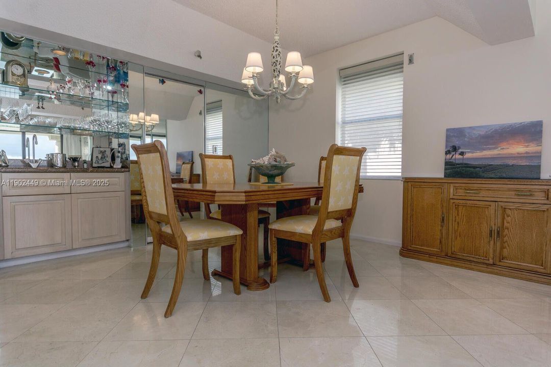 For Rent: $8,000 (3 beds, 2 baths, 1954 Square Feet)