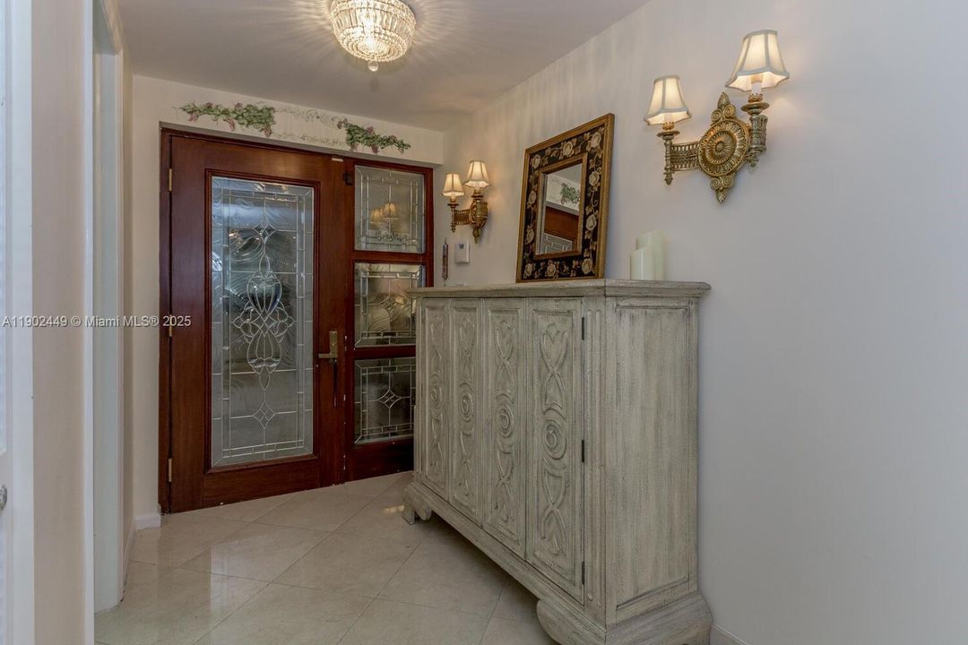 For Rent: $8,000 (3 beds, 2 baths, 1954 Square Feet)