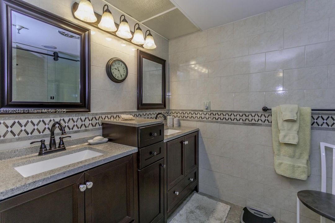 For Rent: $8,000 (3 beds, 2 baths, 1954 Square Feet)