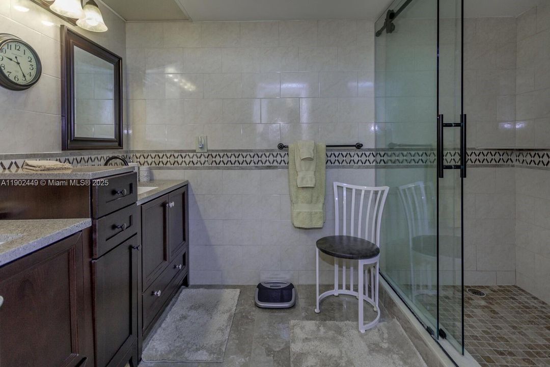 For Rent: $8,000 (3 beds, 2 baths, 1954 Square Feet)