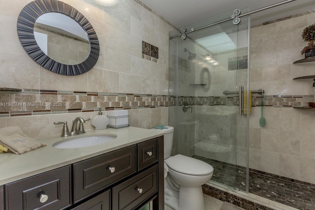 For Rent: $8,000 (3 beds, 2 baths, 1954 Square Feet)