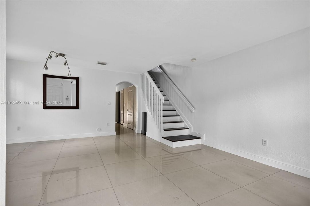 En Venta: $415,000 (3 camas, 2 baños, 1470 Pies cuadrados)