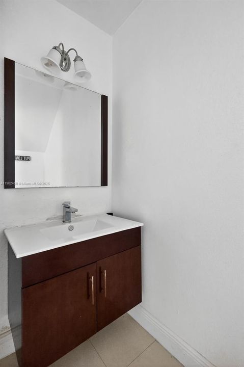 En Venta: $415,000 (3 camas, 2 baños, 1470 Pies cuadrados)