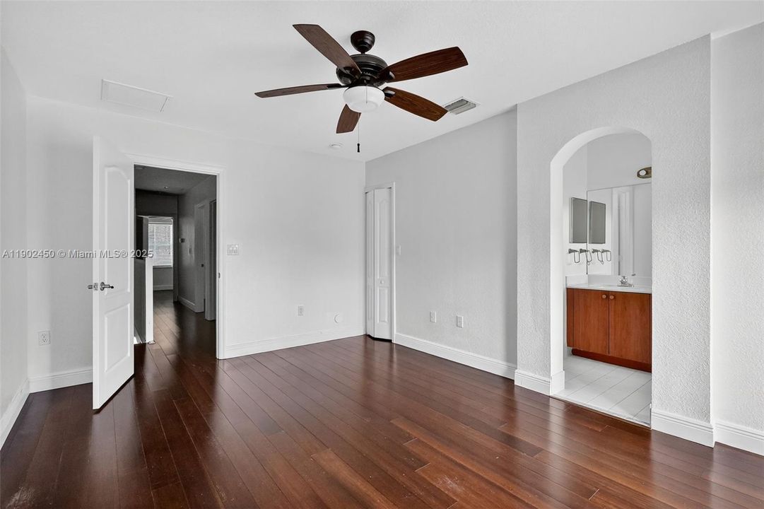 En Venta: $415,000 (3 camas, 2 baños, 1470 Pies cuadrados)