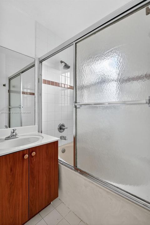 En Venta: $415,000 (3 camas, 2 baños, 1470 Pies cuadrados)