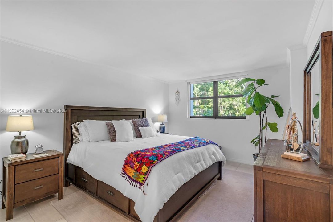 Recently Sold: $889,000 (2 beds, 2 baths, 1450 Square Feet)