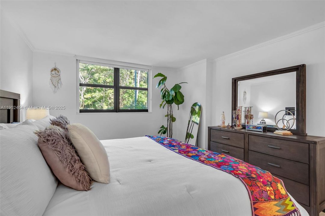 Recently Sold: $889,000 (2 beds, 2 baths, 1450 Square Feet)