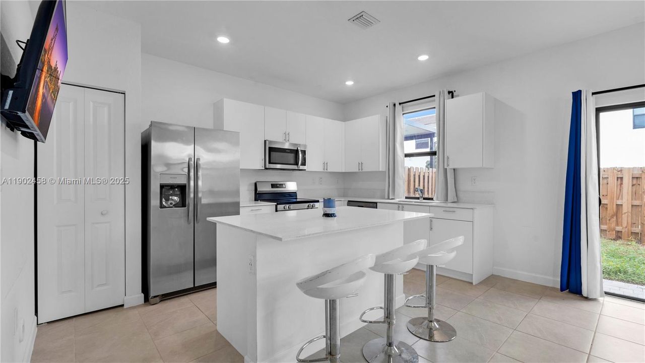 For Sale: $537,500 (3 beds, 2 baths, 1812 Square Feet)