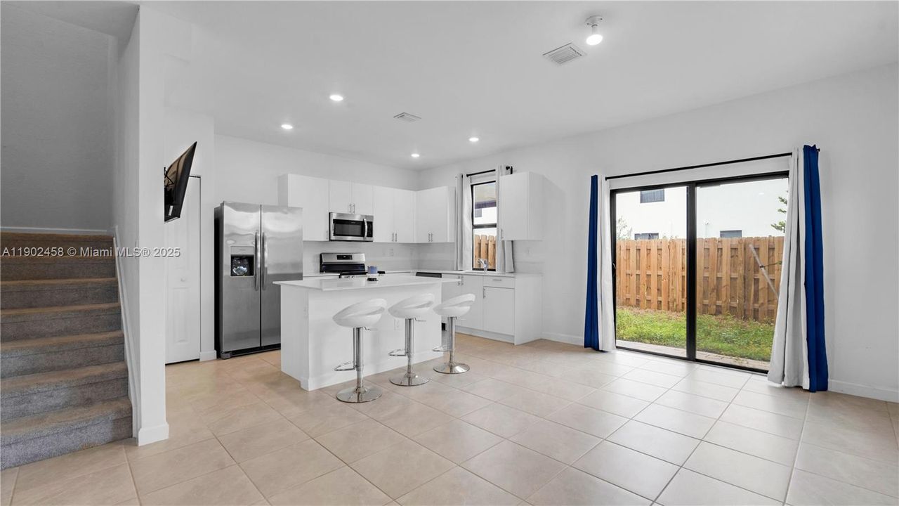 For Sale: $537,500 (3 beds, 2 baths, 1812 Square Feet)