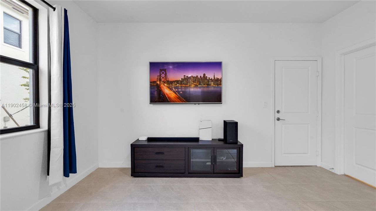 For Sale: $537,500 (3 beds, 2 baths, 1812 Square Feet)