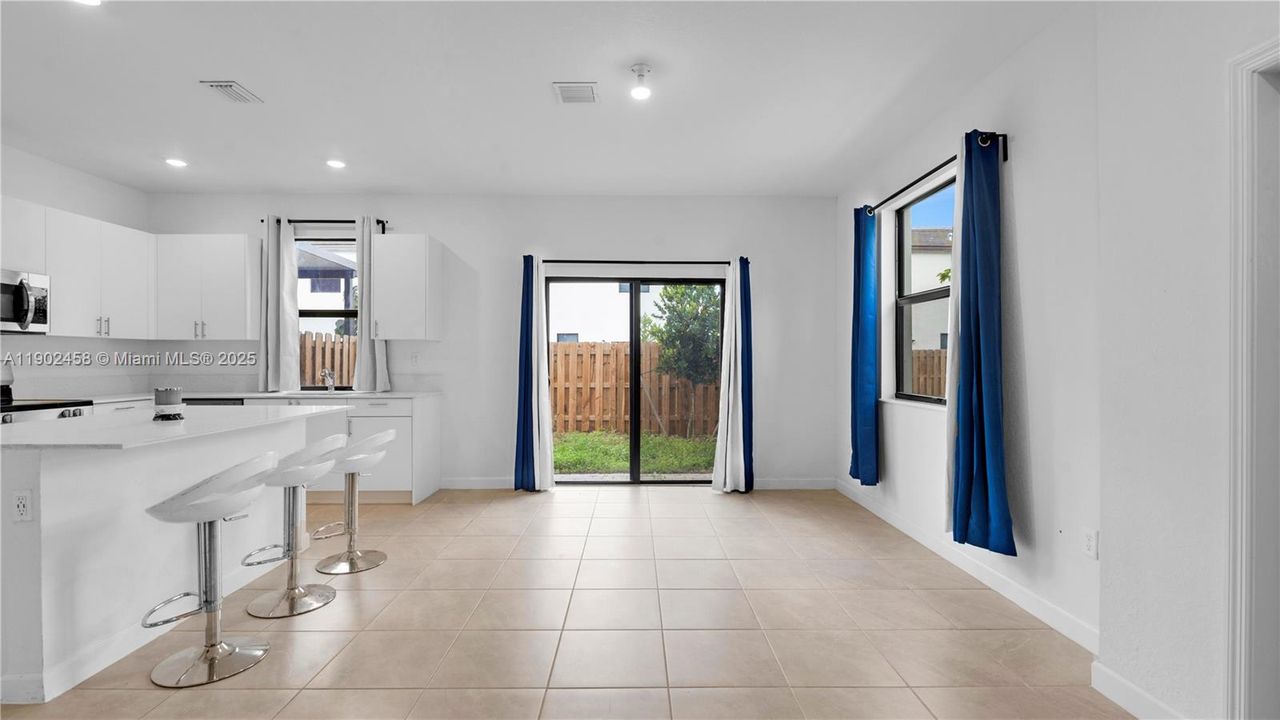 For Sale: $537,500 (3 beds, 2 baths, 1812 Square Feet)