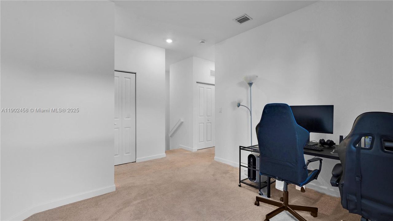 For Sale: $537,500 (3 beds, 2 baths, 1812 Square Feet)