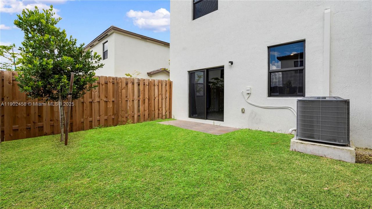 For Sale: $537,500 (3 beds, 2 baths, 1812 Square Feet)