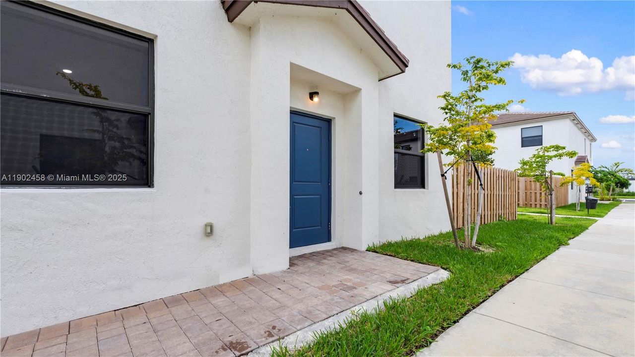 For Sale: $537,500 (3 beds, 2 baths, 1812 Square Feet)