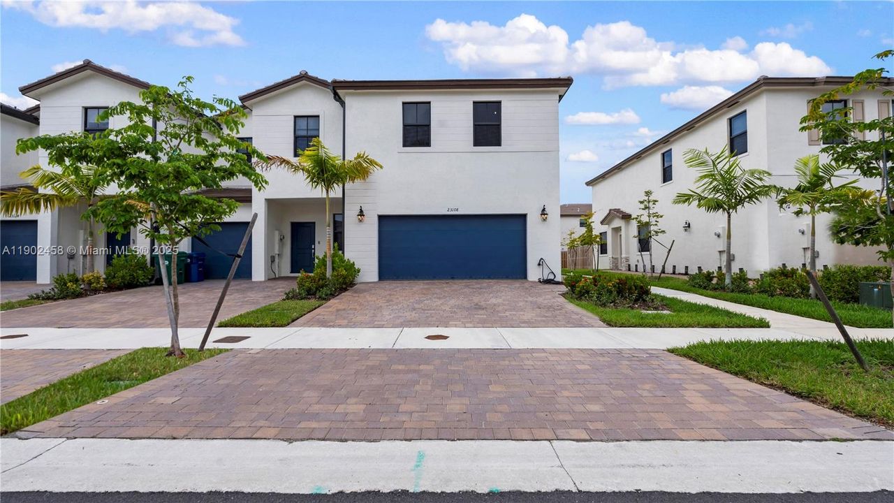 For Sale: $537,500 (3 beds, 2 baths, 1812 Square Feet)