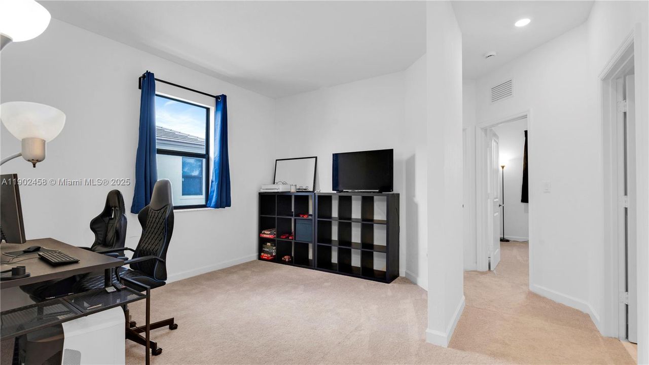 For Sale: $537,500 (3 beds, 2 baths, 1812 Square Feet)