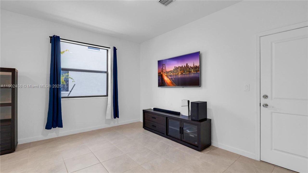 For Sale: $537,500 (3 beds, 2 baths, 1812 Square Feet)