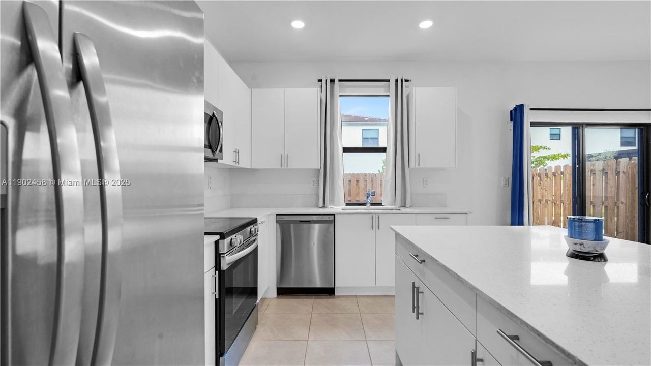 For Sale: $537,500 (3 beds, 2 baths, 1812 Square Feet)