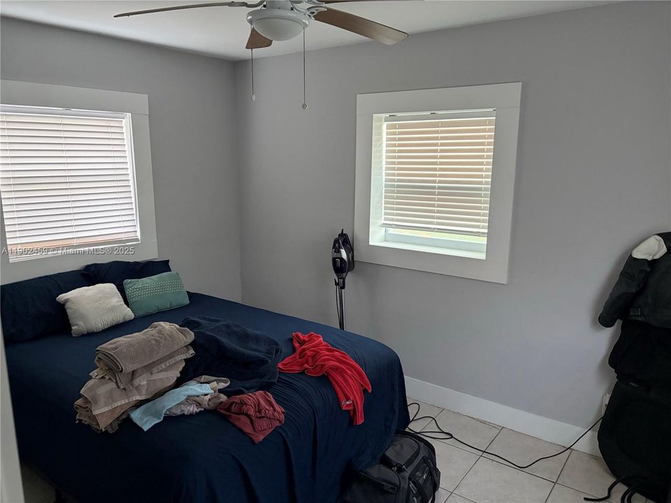 For Sale: $297,000 (2 beds, 1 baths, 630 Square Feet)