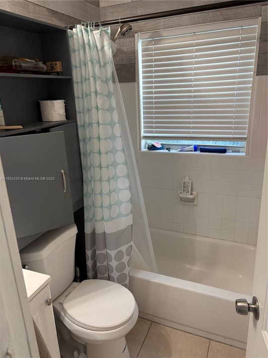 For Sale: $297,000 (2 beds, 1 baths, 630 Square Feet)