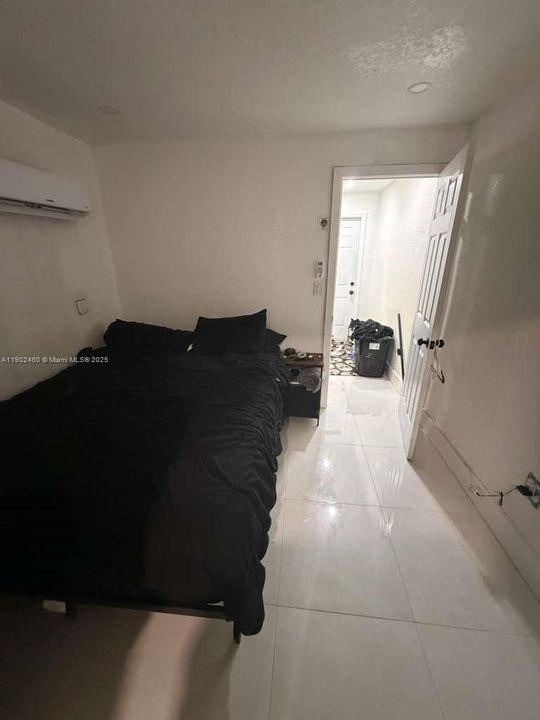 For Rent: $1,800 (1 beds, 1 baths, 1888 Square Feet)