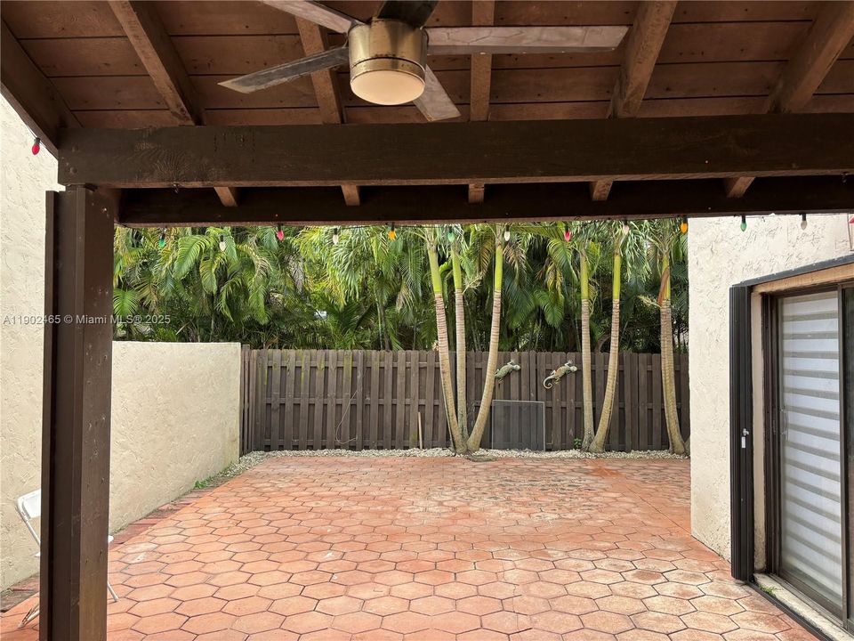 For Rent: $3,400 (3 beds, 3 baths, 1952 Square Feet)