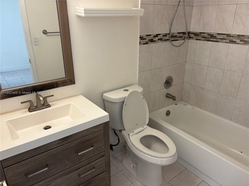 For Rent: $3,400 (3 beds, 3 baths, 1952 Square Feet)