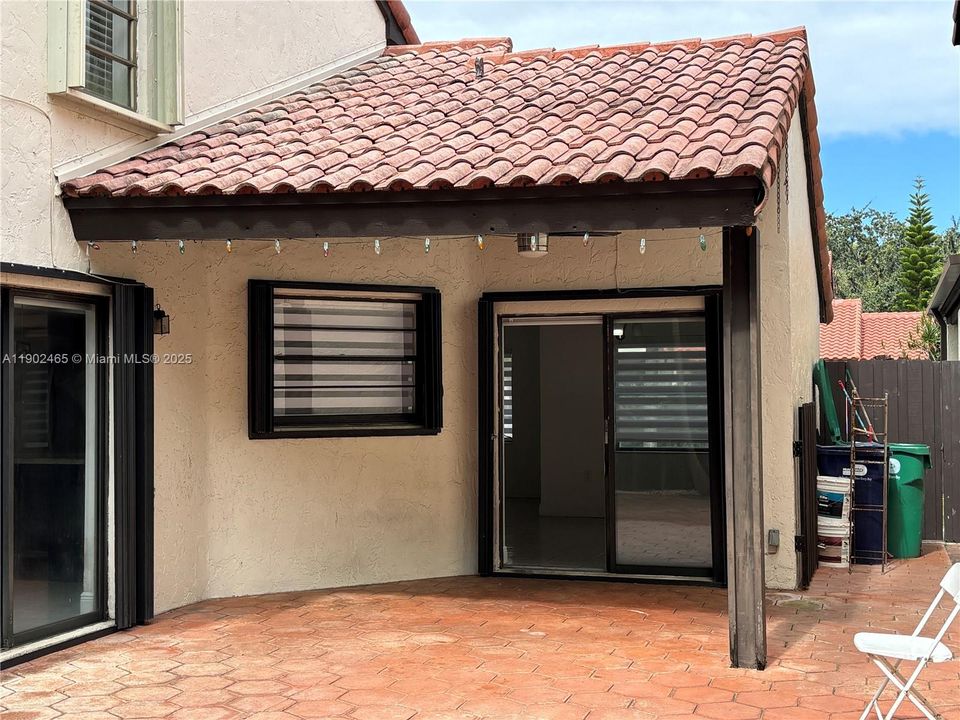 For Rent: $3,400 (3 beds, 3 baths, 1952 Square Feet)