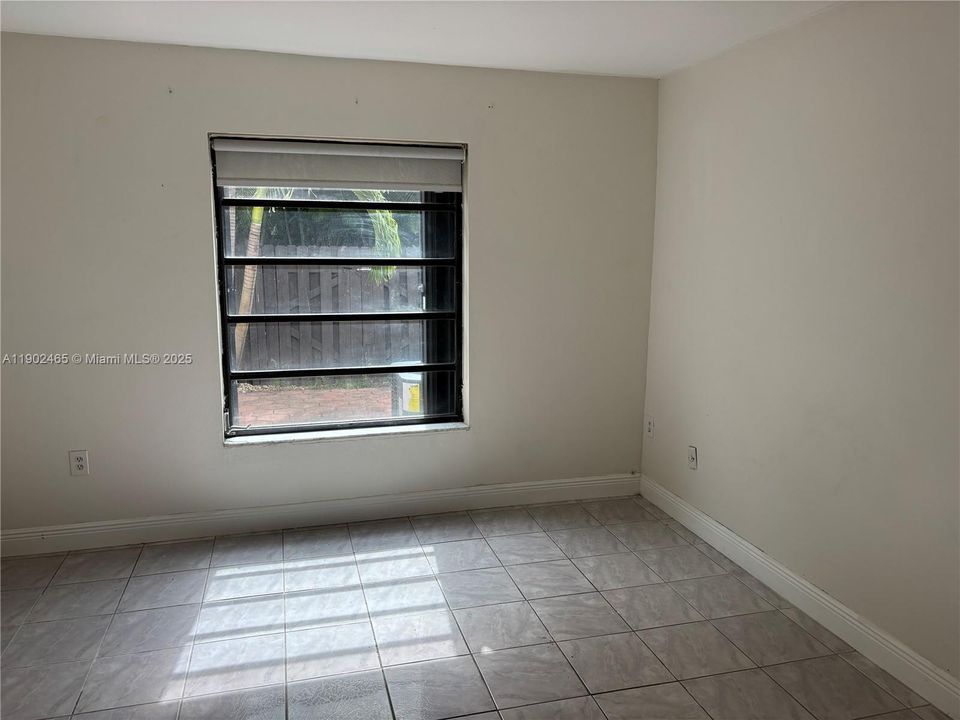 For Rent: $3,400 (3 beds, 3 baths, 1952 Square Feet)