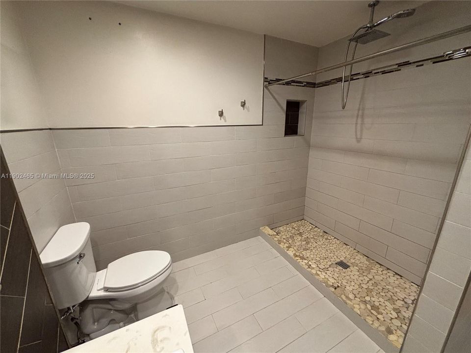 For Rent: $3,400 (3 beds, 3 baths, 1952 Square Feet)