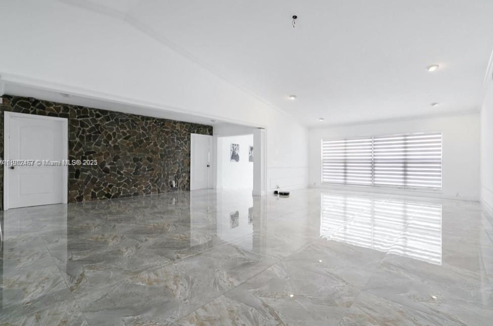 En Venta: $1,950,000 (5 camas, 3 baños, 4909 Pies cuadrados)