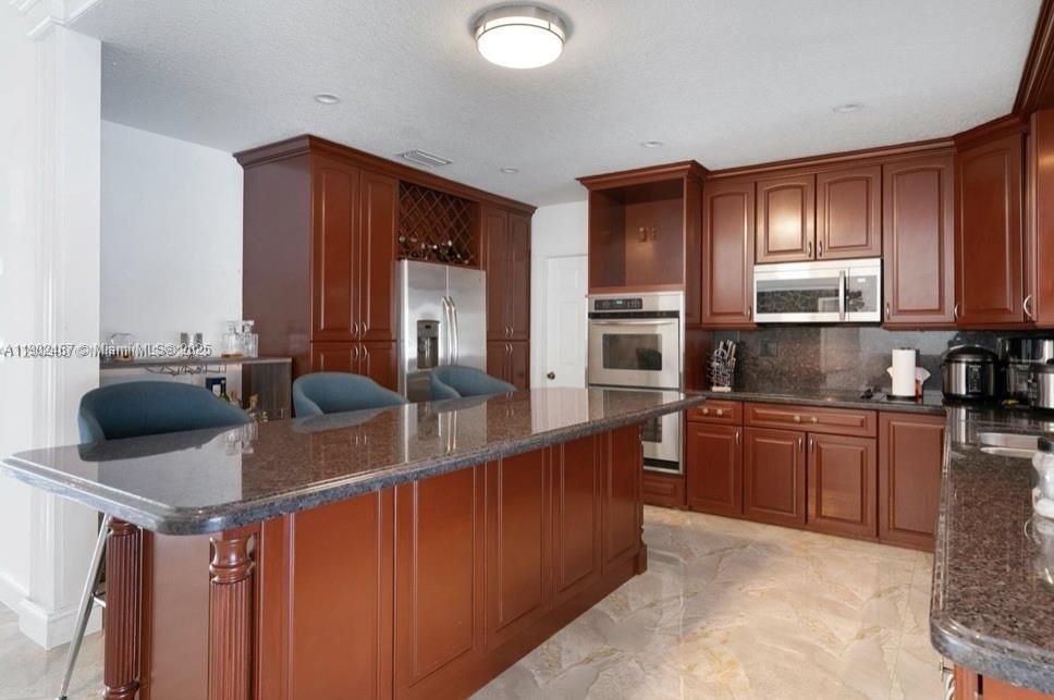 En Venta: $1,950,000 (5 camas, 3 baños, 4909 Pies cuadrados)