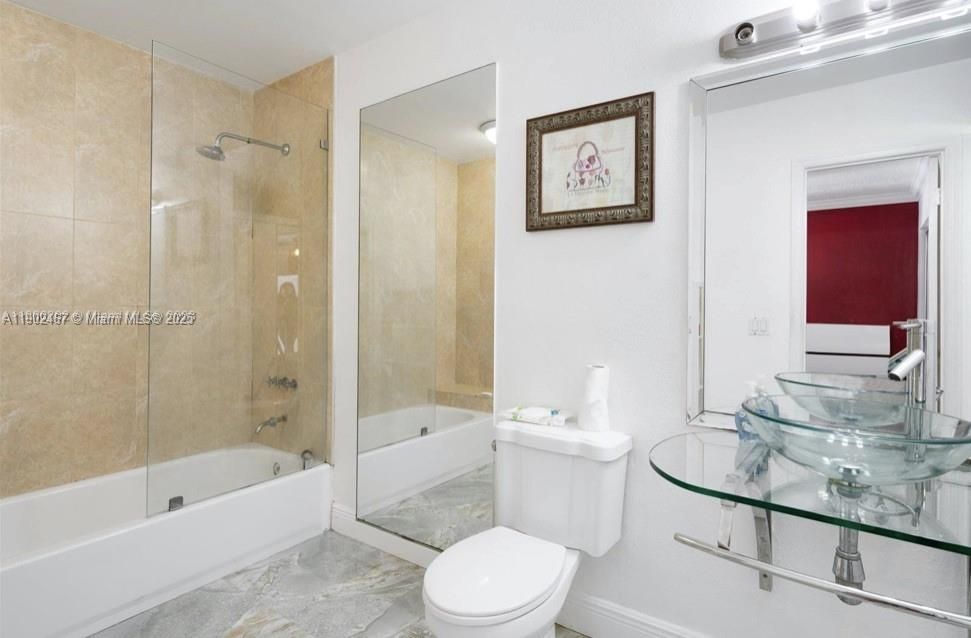 En Venta: $1,950,000 (5 camas, 3 baños, 4909 Pies cuadrados)