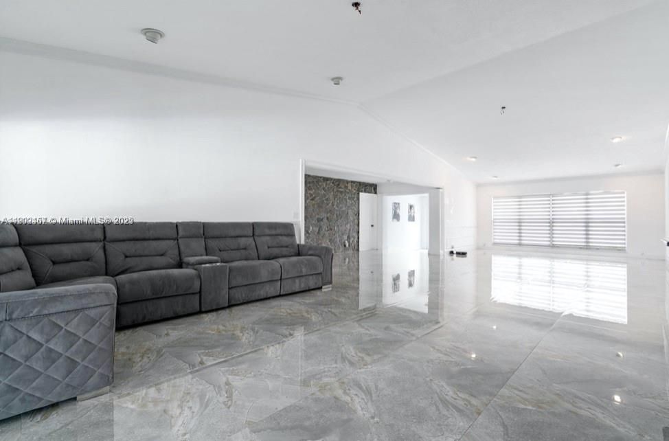 En Venta: $1,950,000 (5 camas, 3 baños, 4909 Pies cuadrados)