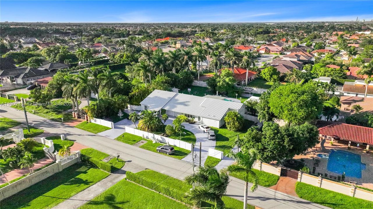 En Venta: $1,950,000 (5 camas, 3 baños, 4909 Pies cuadrados)