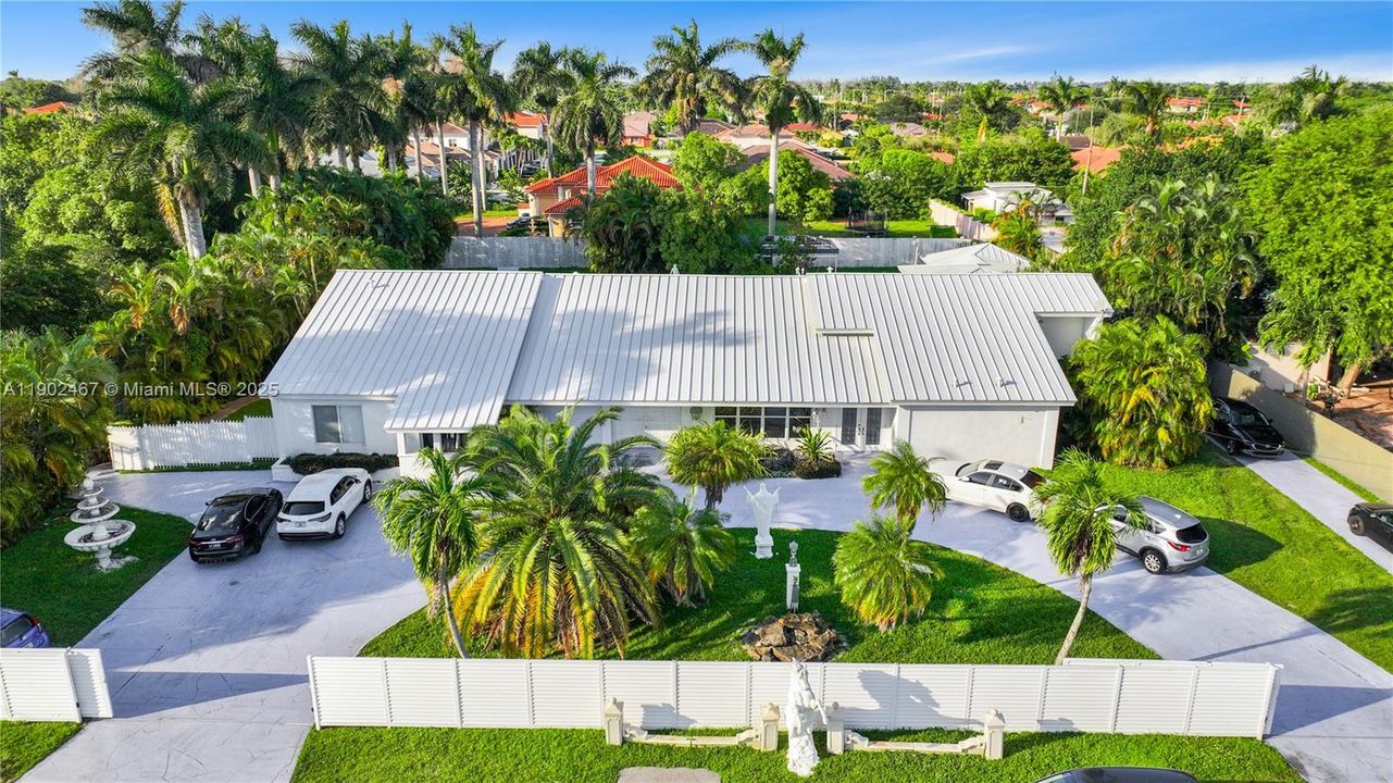 En Venta: $1,950,000 (5 camas, 3 baños, 4909 Pies cuadrados)