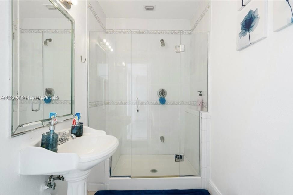 En Venta: $1,950,000 (5 camas, 3 baños, 4909 Pies cuadrados)