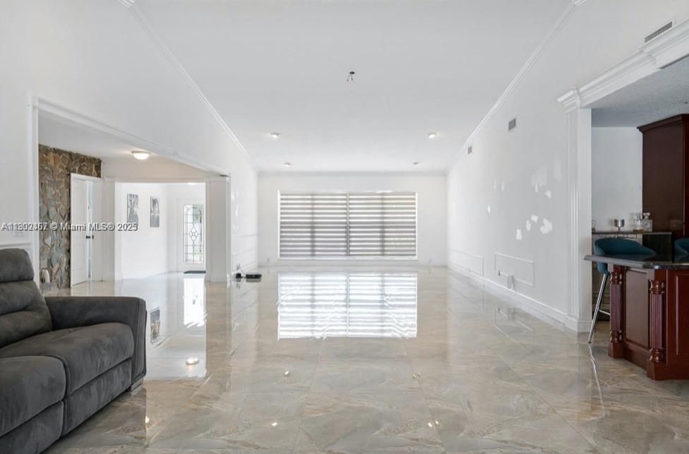 En Venta: $1,950,000 (5 camas, 3 baños, 4909 Pies cuadrados)