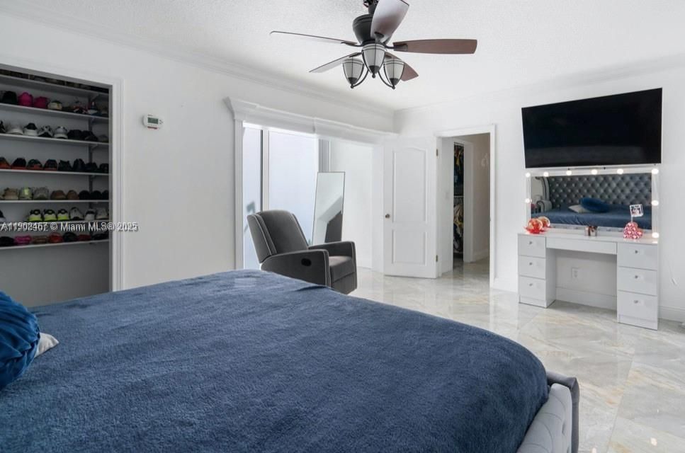 En Venta: $1,950,000 (5 camas, 3 baños, 4909 Pies cuadrados)