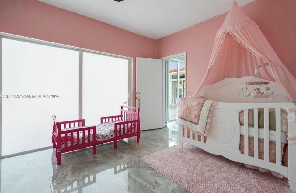 En Venta: $1,950,000 (5 camas, 3 baños, 4909 Pies cuadrados)