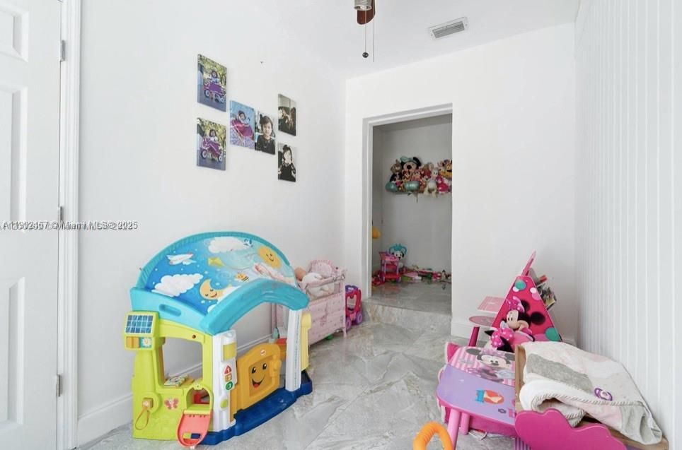 En Venta: $1,950,000 (5 camas, 3 baños, 4909 Pies cuadrados)