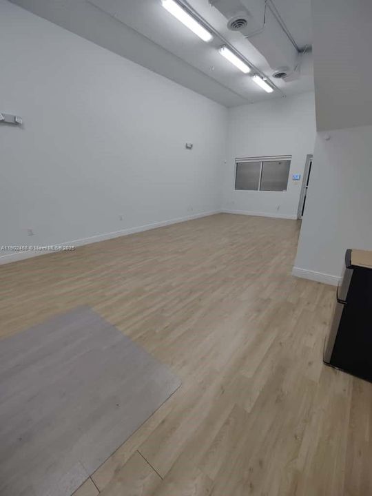 В аренду: $3,800 (0 спален, 0 ванн, 0 Квадратных фут)