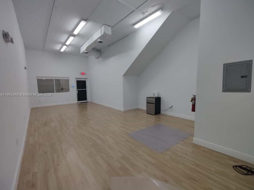 В аренду: $3,800 (0 спален, 0 ванн, 0 Квадратных фут)