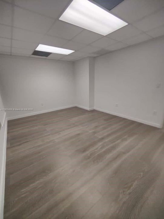 В аренду: $3,800 (0 спален, 0 ванн, 0 Квадратных фут)