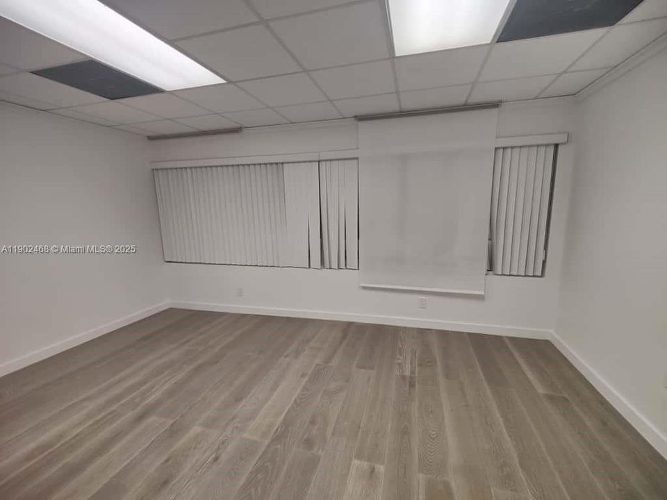 В аренду: $3,800 (0 спален, 0 ванн, 0 Квадратных фут)