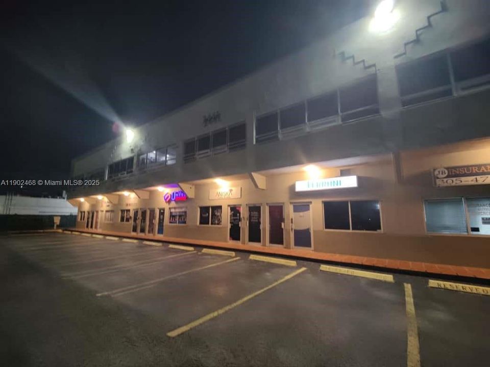 В аренду: $3,800 (0 спален, 0 ванн, 0 Квадратных фут)