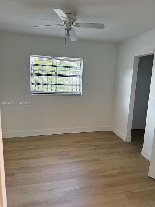 Active With Contract: $2,450 (3 beds, 2 baths, 1025 Square Feet)
