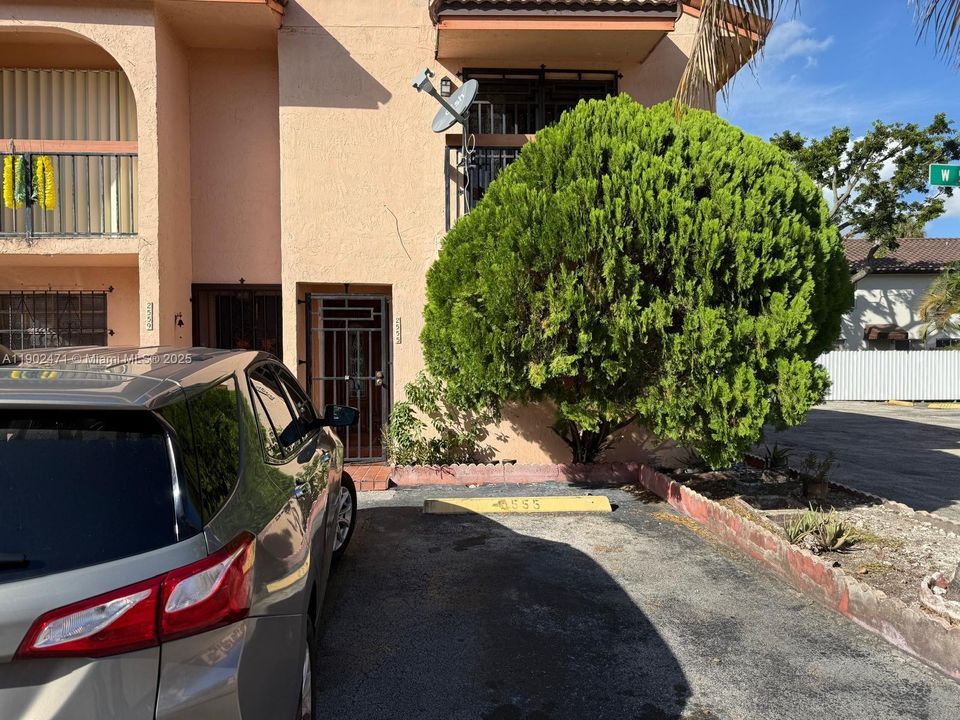 Active With Contract: $2,450 (3 beds, 2 baths, 1025 Square Feet)